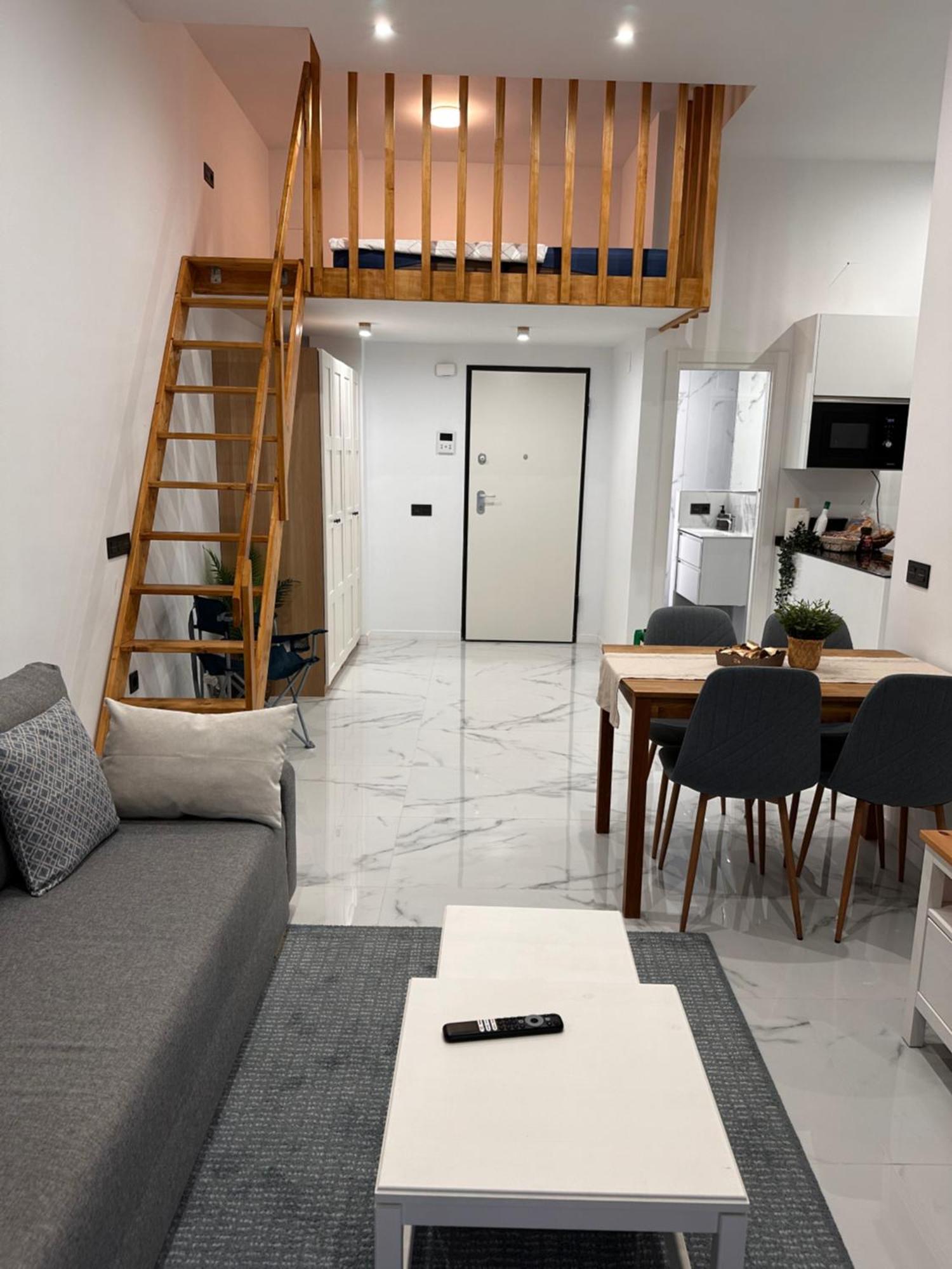 Mark Suite B8 Фуeнхирола Екстериор снимка
